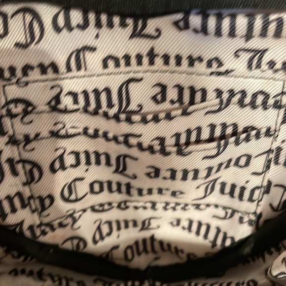 NWOT Juicy Couture Silver & Black with Sherpa Heart Crossbody Bag - Picture 7 of 7